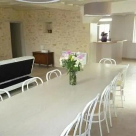 8 Pers. Avec Jardin Et Terrasses, 4 Chambres, Proche Le Mans Et Sable, Ideal Pour Familles - Fr-1-410-192 Holiday home