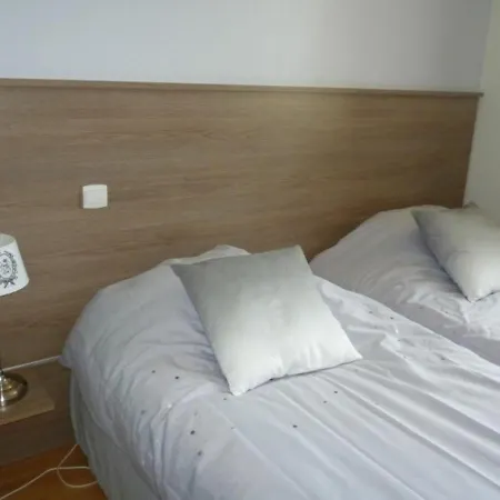 Holiday home 8 Pers. Avec Jardin Et Terrasses, 4 Chambres, Proche Le Mans Et Sable, Ideal Pour Familles - Fr-1-410-192 *