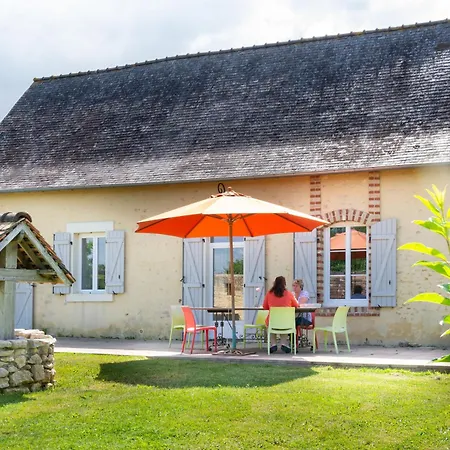 Holiday home 8 Pers. Avec Jardin Et Terrasses, 4 Chambres, Proche Le Mans Et Sable, Ideal Pour Familles - Fr-1-410-192